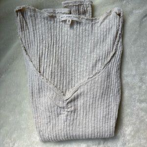 super cute longsleeve v neck sweater size XL